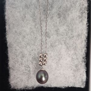 Elegant  Sterling Silver Dark Gray Pearl Necklace